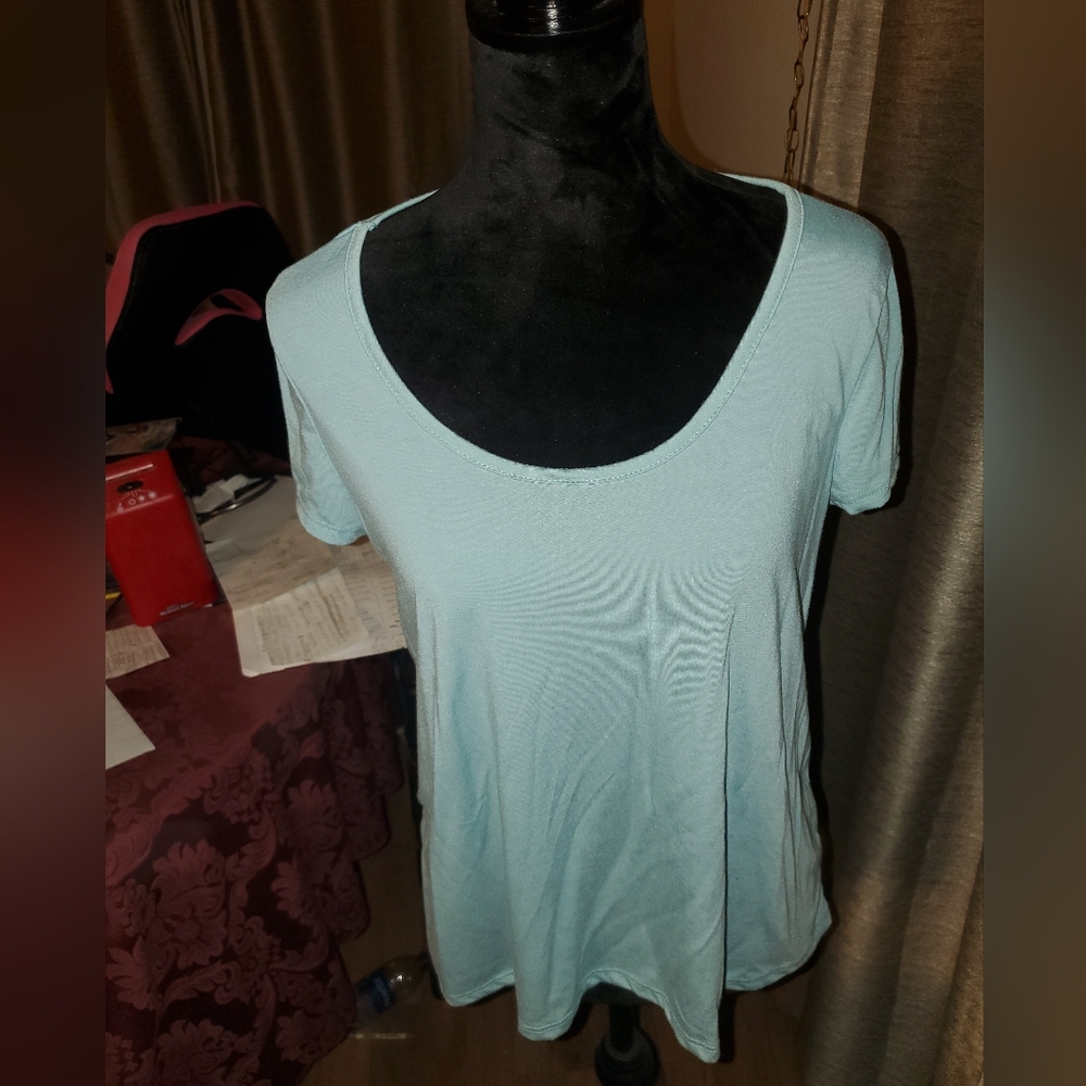 (Juniors Sizing) Rue 21 short sleeve T-Shirt